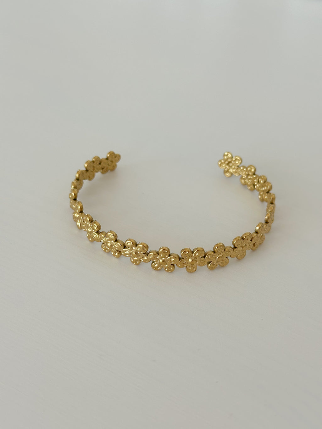 FLORA BANGLE