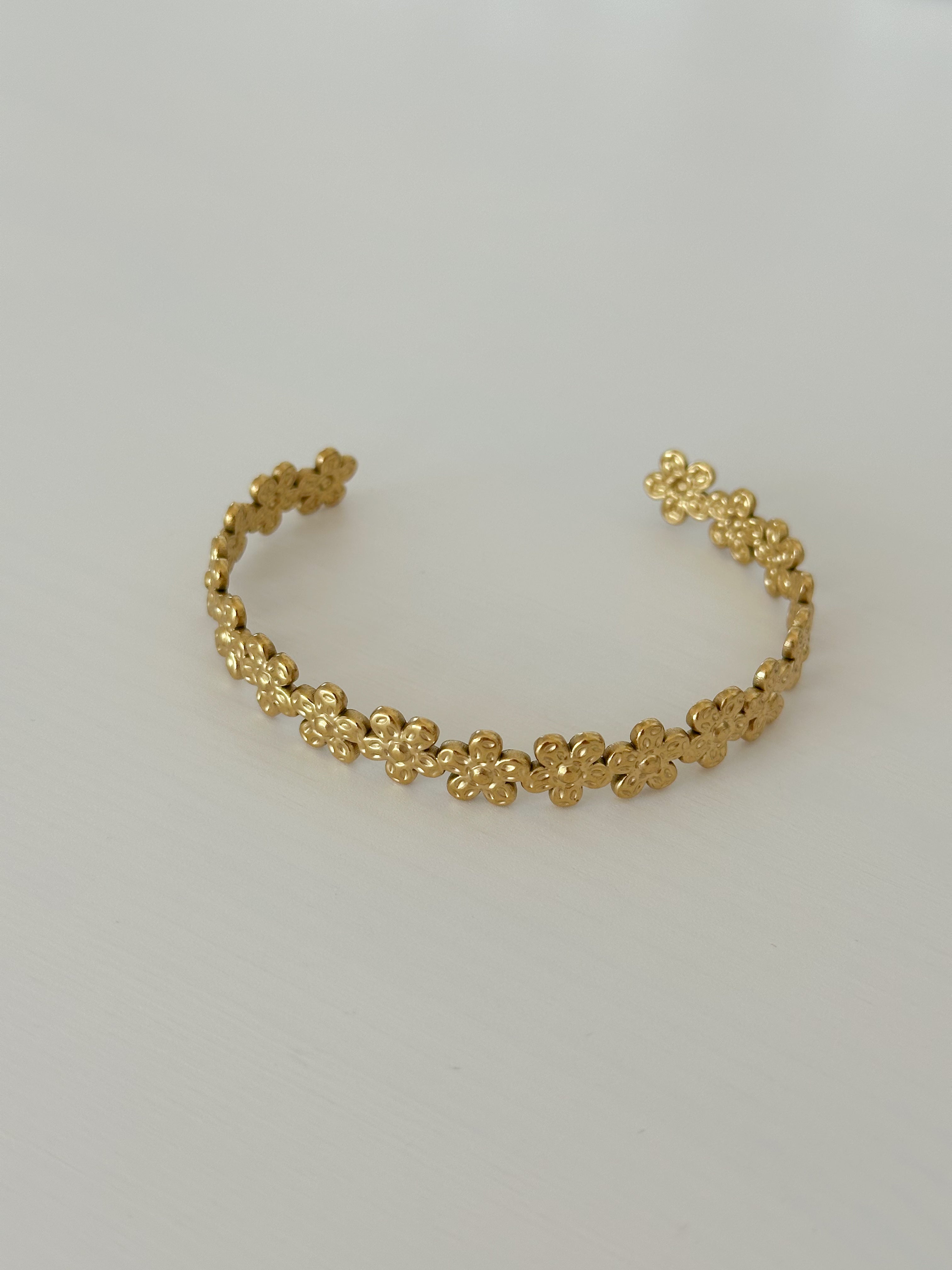 FLORA BANGLE