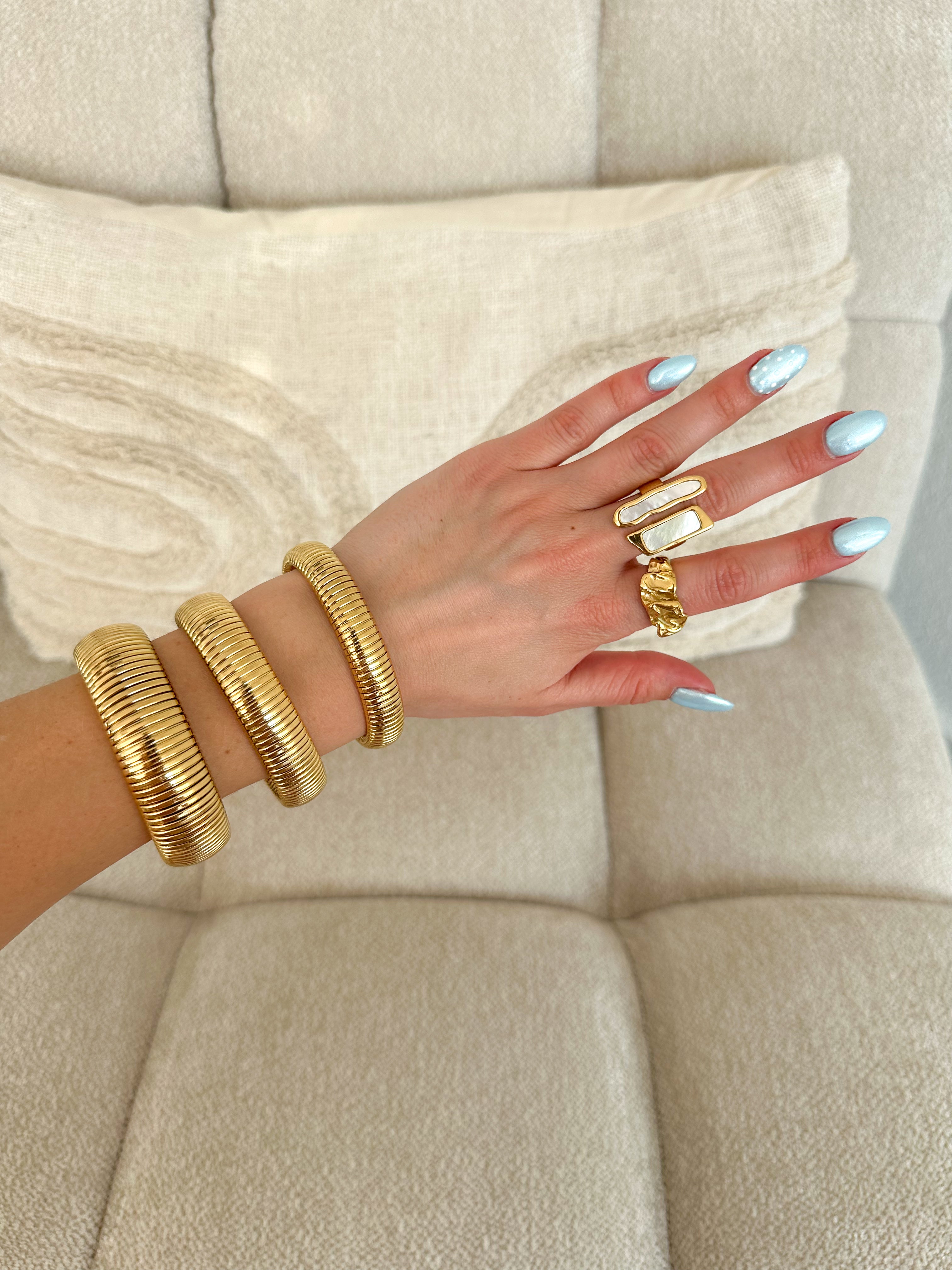 SAAR BANGLE MEDIUM